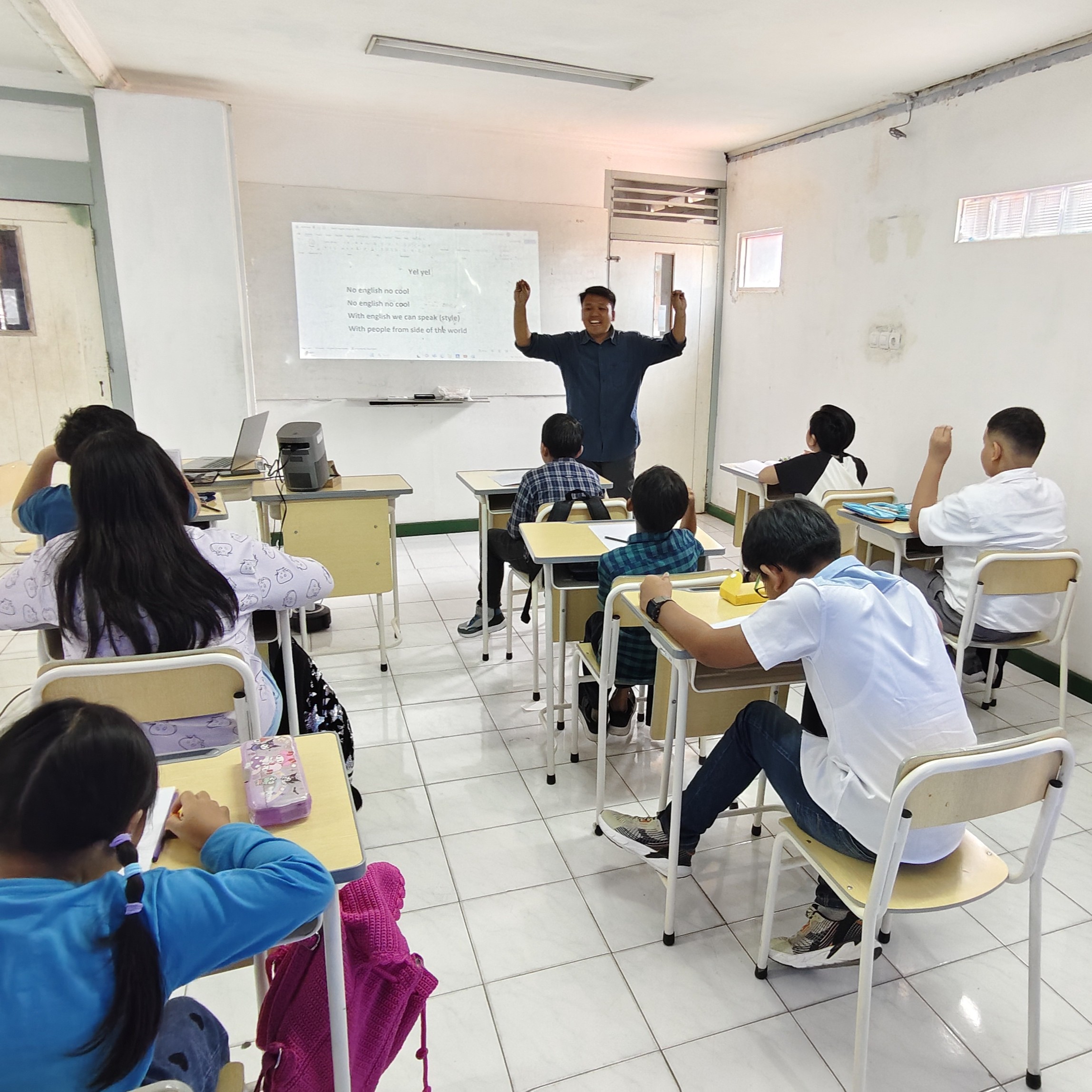 Kegiatan vokasi untuk melatih kemampuan siswa dalam berbahasa internasional 